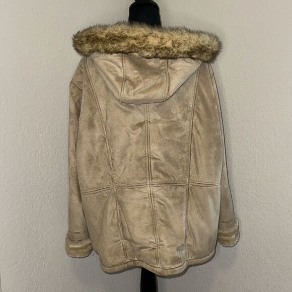 Big Chill Women’s Jacket 1X Tan Faux Fur Hooded Full Zip Fur Lined Plus Size - Picture 3 of 8